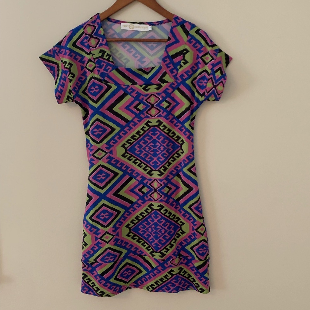 Short sleeve fitted dress